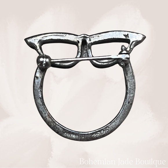 Vintage Yose Sterling Silver Cat Eye Glasses Holder Brooch Pin - Picture 2 of 5